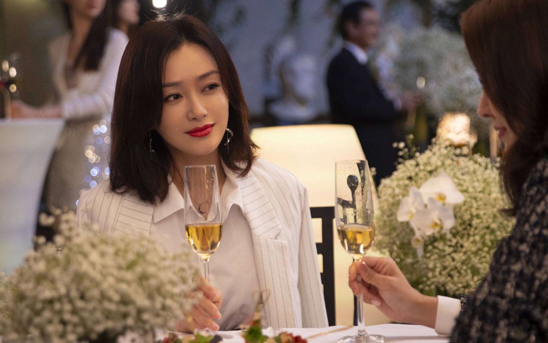 尼克斯锋线组合效率不佳急需调整,尼克斯首发中锋